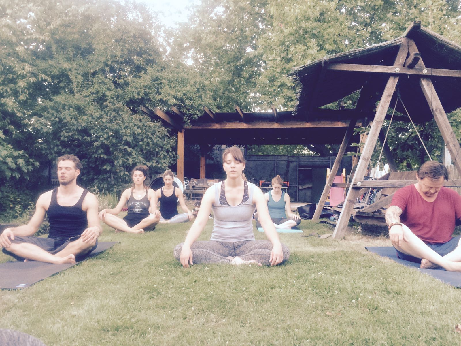Wildesgrün, yoga-Trip ins wilde(s)gruen, Tine Knauft, wildkräuter, Yoga-Trip, Elisabeth Althoff, yoga, workshop, Dinner, Köln, Massage, Wildesgrün, yoga-Trip ins wilde(s)gruen, Tine Knauft, wildkräuter, Yoga-Trip, Elisabeth Althoff, yoga, workshop, Dinner, Köln, Massage,